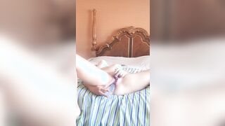 Milf needs afternoon orgasms