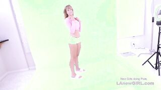 Good bimbos plays with long tense penis at her modeling audition