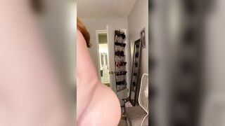 Red Haired Oiling up her Ass and then Twerking and Clapping It