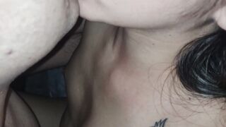 MARIDO CORNUDO LIMPIA SEMEN MIRON