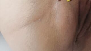 MY AND SHAVE CUNT INTO THE BATHTUB CLOSE-UP!!!