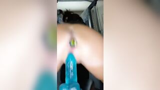 I can’t stop fucking my cunt