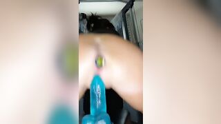 I can’t stop fucking my cunt