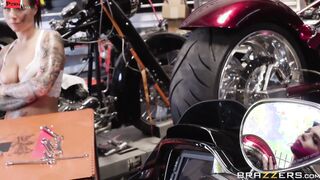 Bloodthirsty Biker Babes: Part 1 Movie With Anna Bell Peaks, Felicity Feline - Brazzers Official