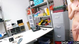 Cheerleader teen thief busted with pills