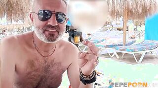 Old guy gets aun unforgetable birthday gift: Sex with turned on milf Perla Rubia!