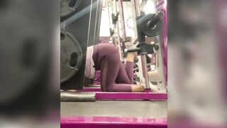 PAWG cougar WORKING OUT LEG LIFT