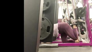 PAWG cougar WORKING OUT LEG LIFT