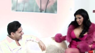 Dark Hair With Gigantic Melons Amanda Ebony Getting A Fucking And A Facial