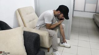La pequeña princesa se queda en la casa y termino follandolle su coño - Porno en Español