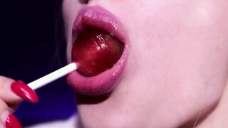 Beauty rich Bitch Kira Loster Suck lollipop and got oragasm