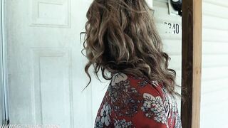 Blinds Saleswoman