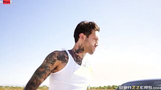 Outdoors Indecency Sex Tape With Alina Lopez, Small Hands - Brazzers Official