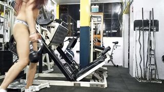 CUTIE BOOTY WORKOUT OF THE MUSCULAR milf BEAUTY