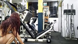 CUTIE BOOTY WORKOUT OF THE MUSCULAR milf BEAUTY