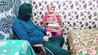 punjab Muslim bimbos caught me jerking off inside Doctor's waiting room