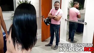 Husband came at home and caught his wife with friends