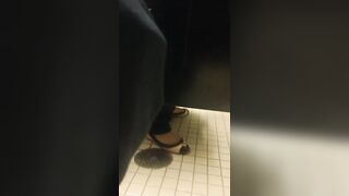 Understall peeing farts