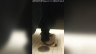 Understall peeing farts