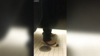 Understall peeing farts