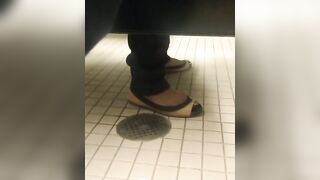Understall peeing farts