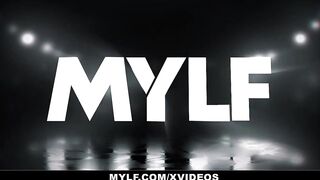Milf (Katie Monroe) Stretches Her Pussy With Vegetables