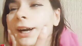 A young bitch went to visit her friend and get in rough sex