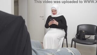 Cock flash. Muslim married milf caught me jerking off into outdoor waiting room