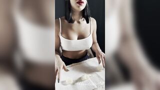 Maledetti coinquilini del cazzo!!! (DIALOGHI INSIDE ITALIANO)