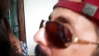 Bezerro carioca mamando os machos