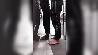Mi scopo la babysitter teenager mentre mia moglie lavora