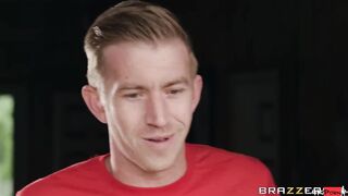 Nude To The Neighborhood Clip With Kiki Minaj, Danny D - Brazzers Official