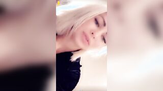 Layna lets banged! with sex toy into toilet