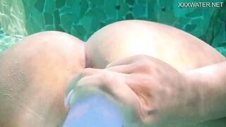 Nora Shmandora underwater dildo action