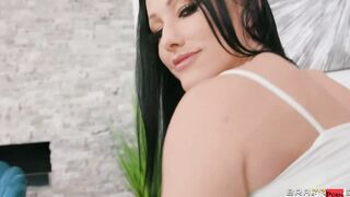 Giving Filthy Beauty Gape Video With Mick Blue, Jennifer White - Brazzers Official
