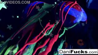 Hottie Pornstar Dani plays with Beauty soak vagina