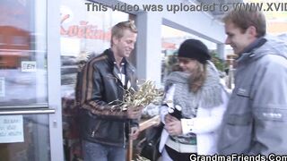 2 men pick up and boned goddess mature old