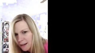 Milf lunch break doggy style on her desk