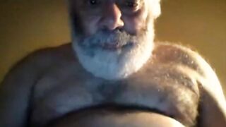 Hairy horny NY daddy bear jerks off on webcam