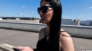 La Vénézuelienne Yenifer Chacon Baisée Publiquement En Anal et Double Penetration Par two Inconnus Qui L'ont Aidée !!!