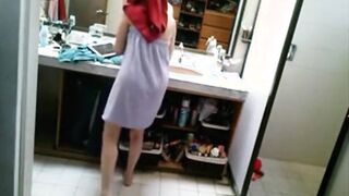 my naked mom leaves the door open