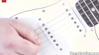 Sultry Teen Roxy Lips Takes It inside The Butt After Guitar Lesson