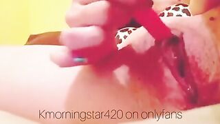 Step daughter strokes cunt until she squirts !