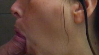 He Ejaculates on her Face and she Likes it