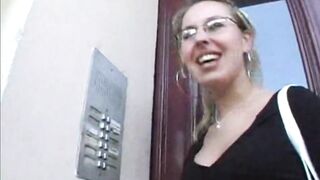 Bombshell blonde twat with mouth with glasses gives hand job cummed