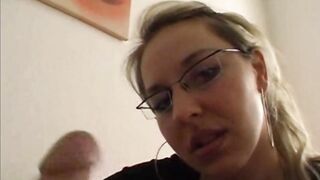 Bombshell blonde twat with mouth with glasses gives hand job cummed