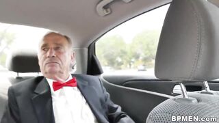 Skinny teen Alex Harper is Unwind two old creeps