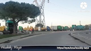 100% réel - francaise libertine propose à un chauffeur routier inconnu une pipe gratuite