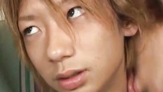 Young Japan boy cumshots two times !