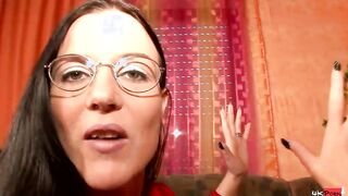 Valerie explains the pleasures of intense dyke sex!